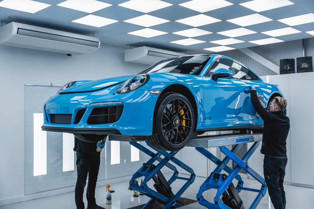 Detailing Blue Porsche 911